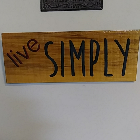 Handmade Primitive Live Simply Sign - Picture 1 of 3